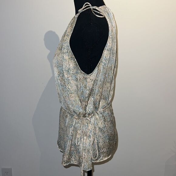 High-Neck blouse  - Picture 2 of 5